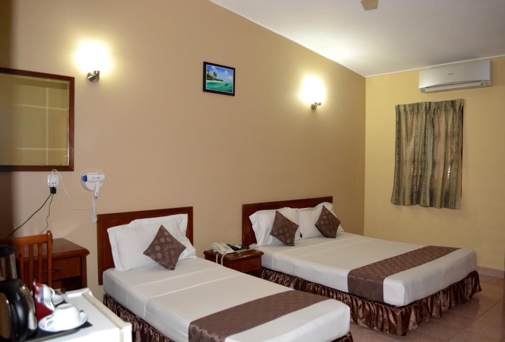Skai Lodge Мале Екстериор снимка