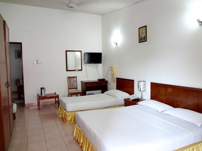 Skai Lodge Мале Екстериор снимка