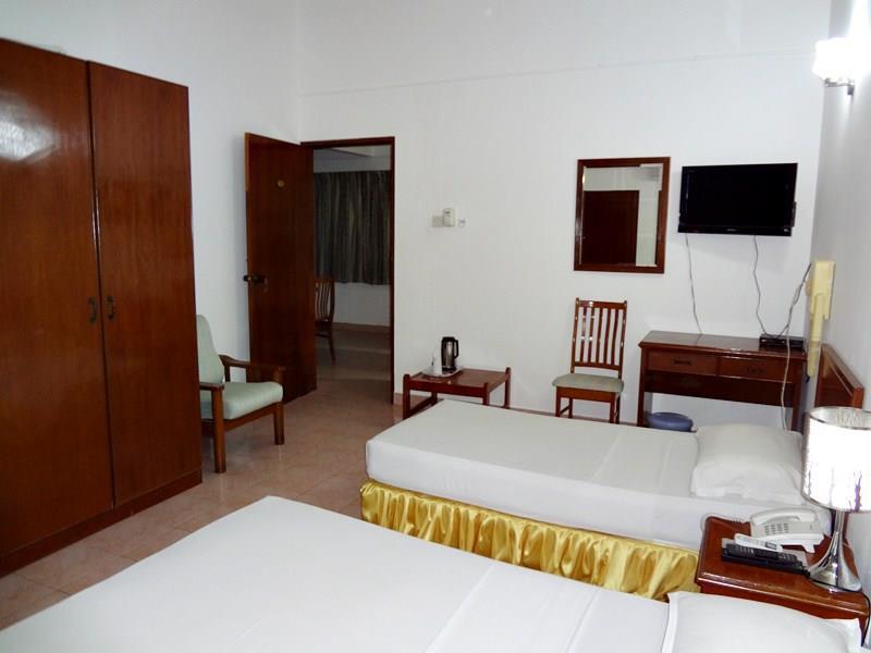 Skai Lodge Мале Екстериор снимка