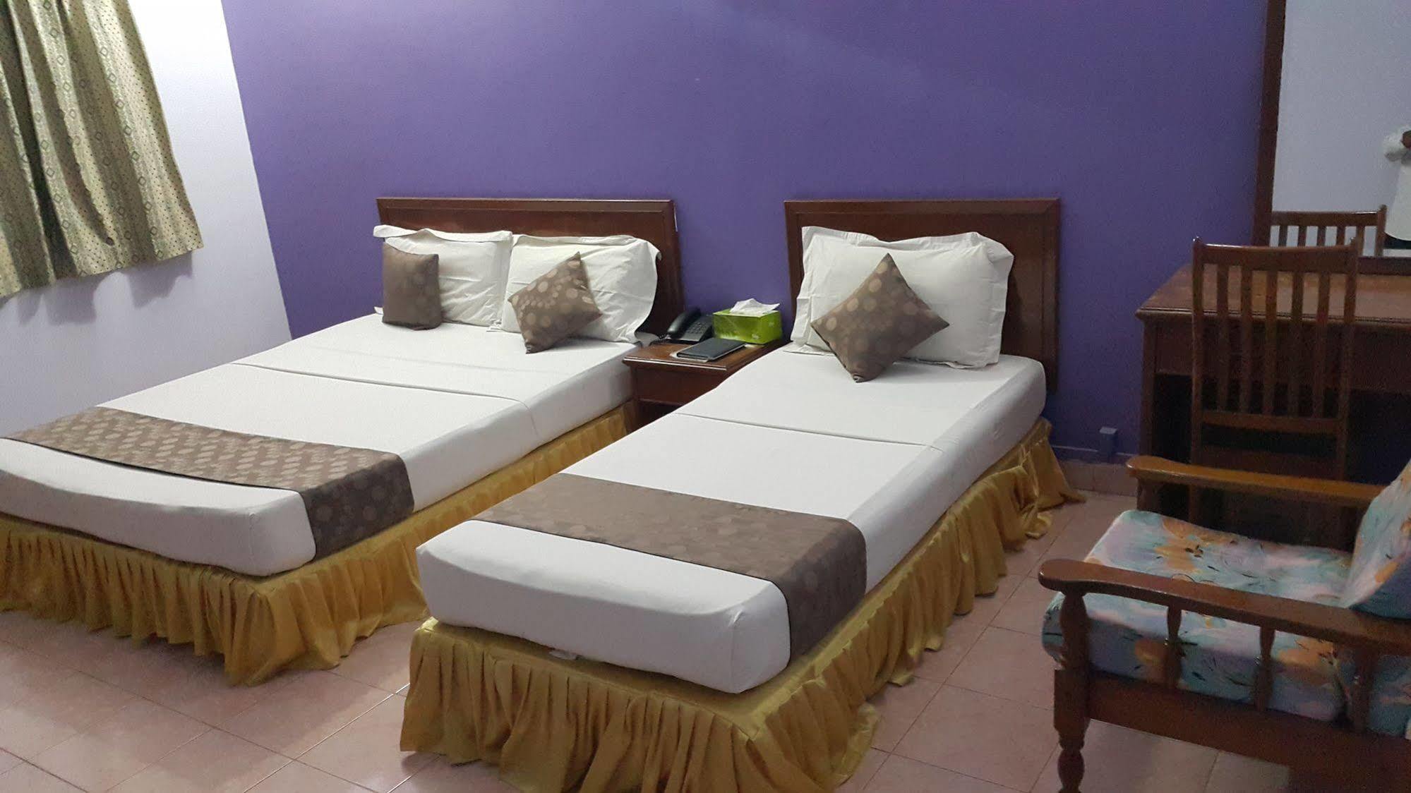 Skai Lodge Мале Екстериор снимка