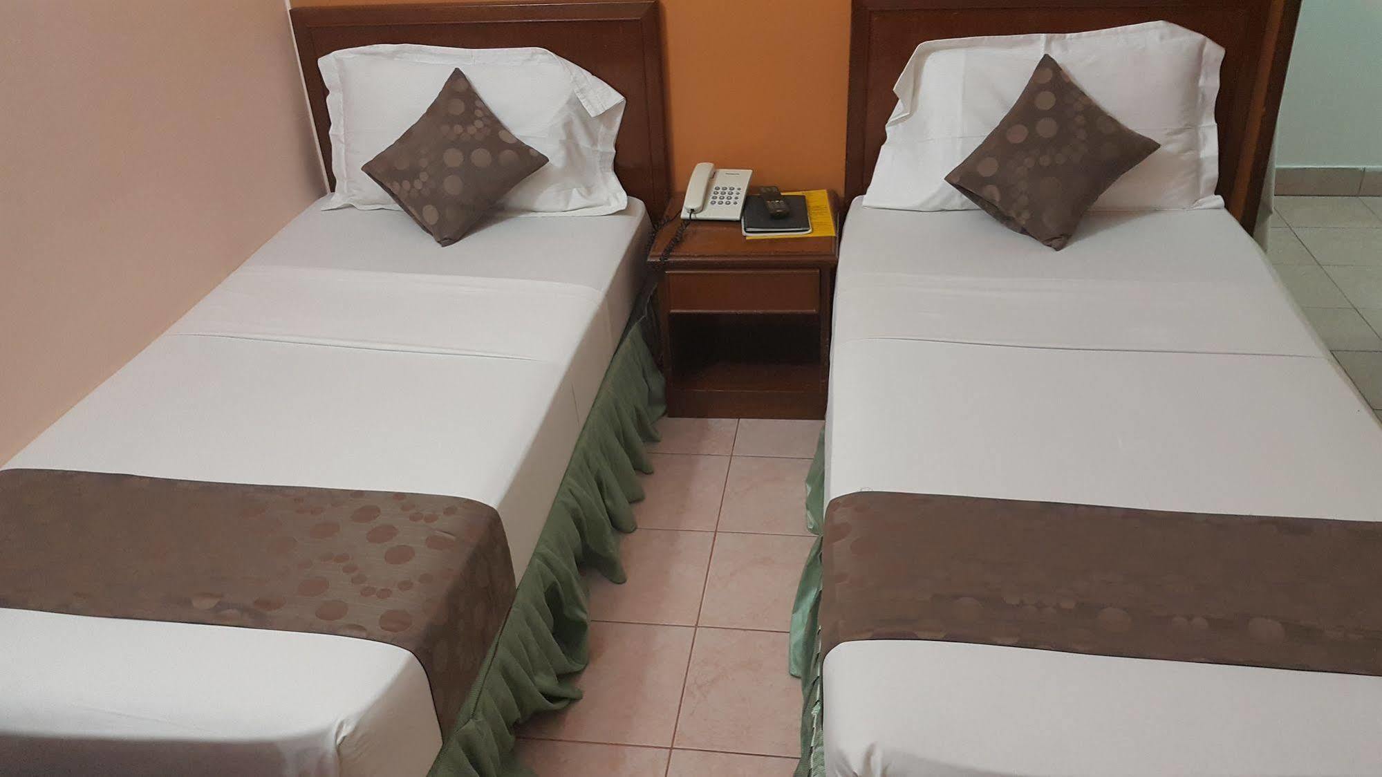 Skai Lodge Мале Екстериор снимка
