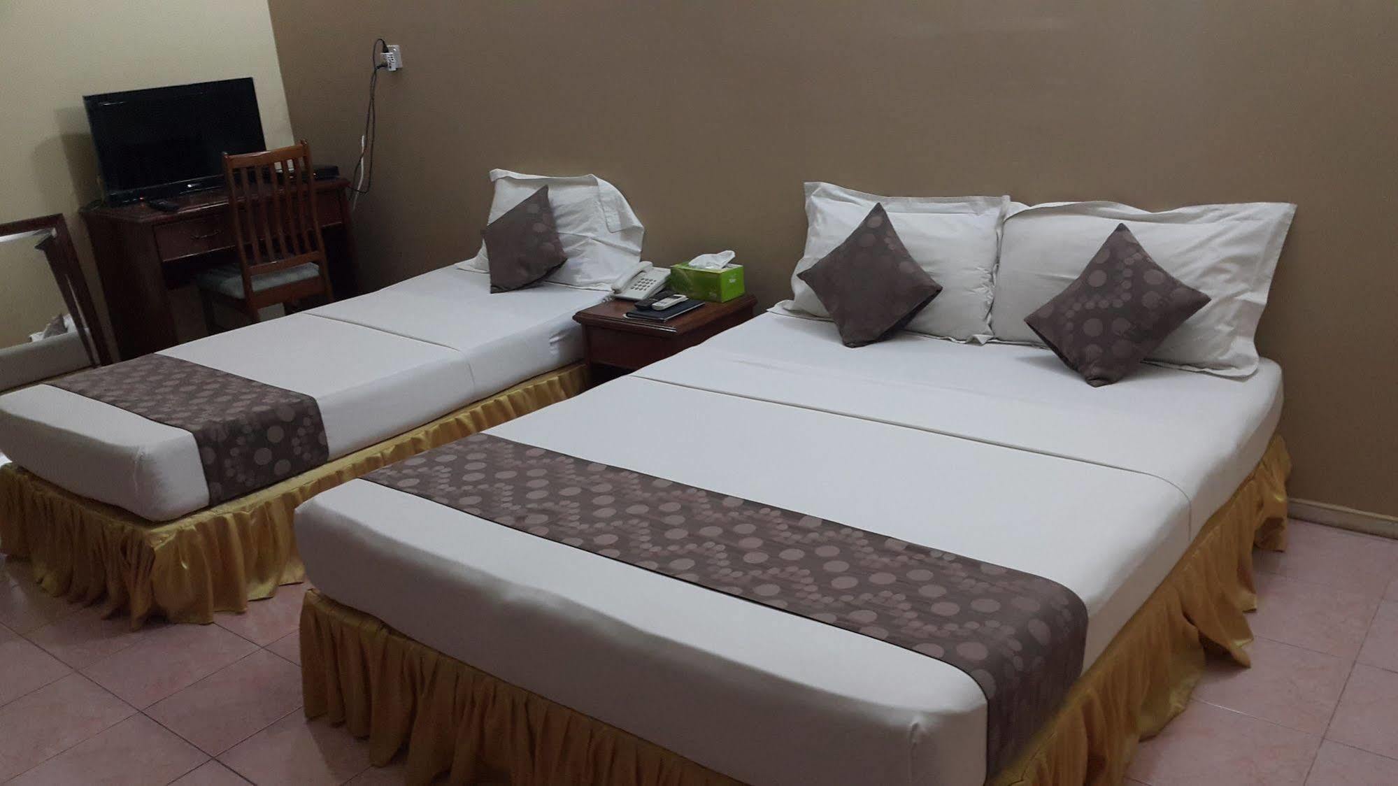 Skai Lodge Мале Екстериор снимка