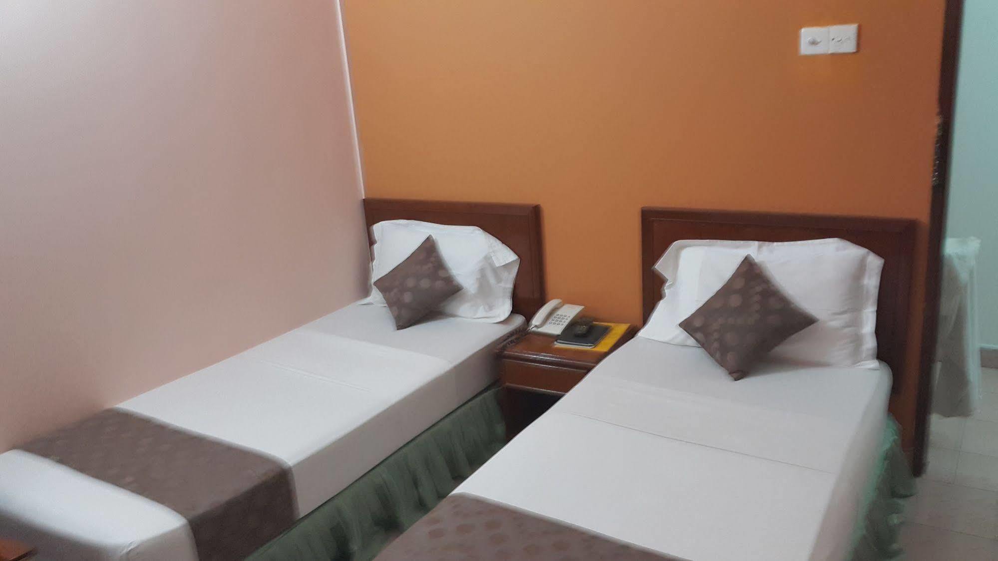 Skai Lodge Мале Екстериор снимка